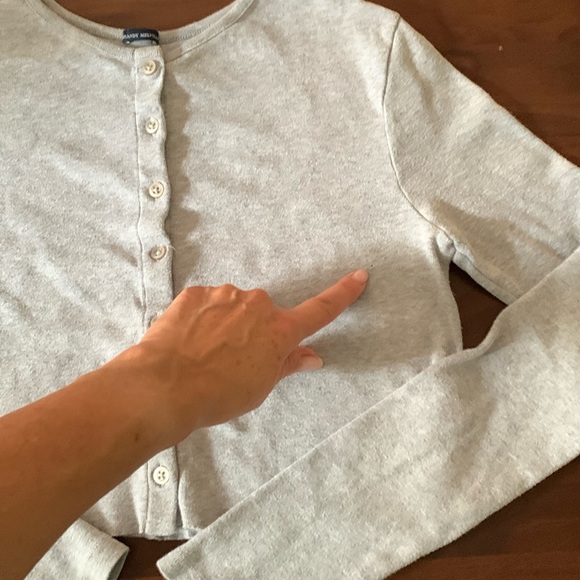 Cropped grey button down long-sleeved tshirt from Brandi Melville - Picture 3 of 3